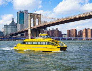 Neem de water taxi in New York