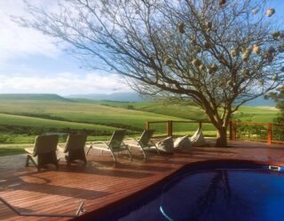 Zwembad aan boerderij in Zuid-Afrika