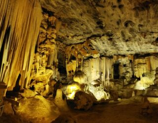 Bezoek de cango grotten in Oudtshoorn