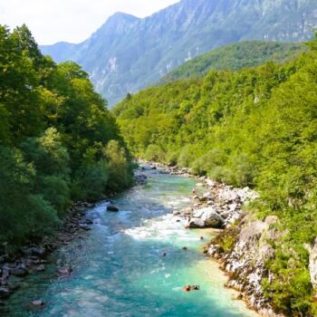 Aquatrekking in de Soca rivier Slovenië