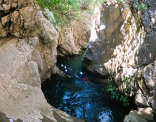 Canyoning in kloof Montegro