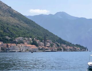 Perast vanop het water