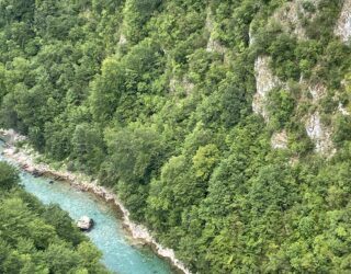 Azuurblauwe Tara rivier Montenegro