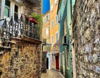Kleurrijke straatjes Budva in Montenegro