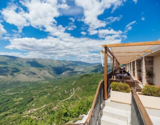 Hotel with a view in Ostrog