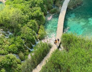 Genieten op de houten paadjes in Plitvice National Park