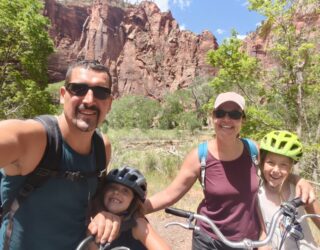 Familie fietst door Zion National Park