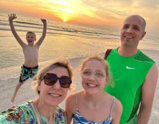 Familie aan Clearwater Beach in Florida