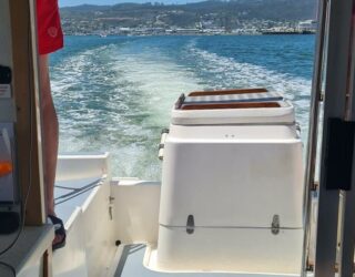 Varen met tieners op je eigen boothuis in de Knysna lagune