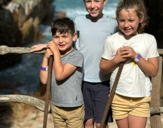 Kinderen op avontuur in Featherbed Nature Reserve