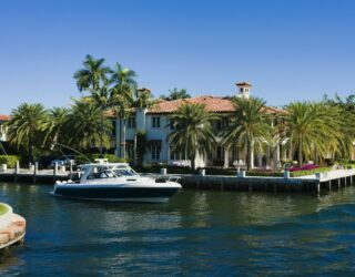 Met de watertaxi door het Venetië van Florida