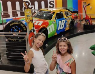 Kinderen in M&M winkel Las Vegas