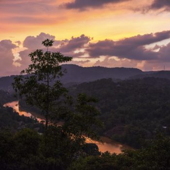 Kandy bij zonsondergang