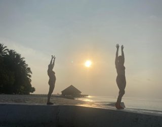 Yoga doen in de Malediven