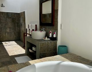 Badkamer verblijf Tangalle