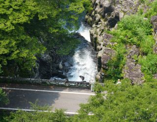 Een rijbaan Takachiho Gorge