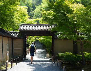 Geert op weg naar bamboebos Japan