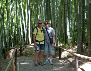 Geert en zoon in bamboebos Japan
