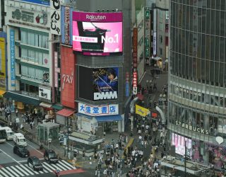 scramble crossing Shibuya