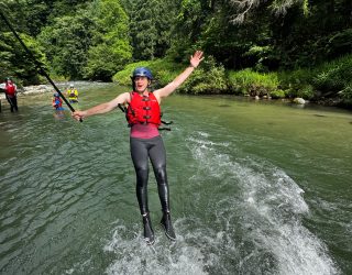 Zoon van Liesbeth springt in Princess River