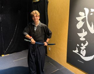 Zoon van Liesbeth tijdens Samurai workshop