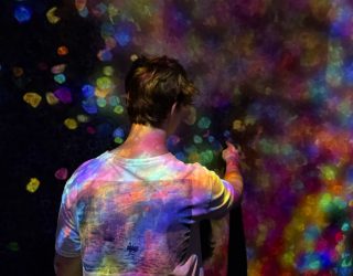 Lichten bewonderen in teamLab
