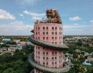 Roze drakentempel in Bangkok