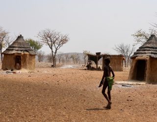 Himba in zijn leefomgeving