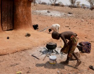 Himba kookt