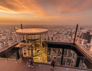 Mahanakhon Skywalk avond Bangkok