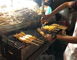 Eten op vuur in Chinatown Bangkok
