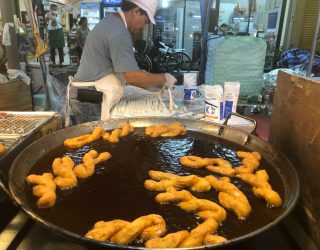 Lekker eten in pan in Chinatown Bangkok