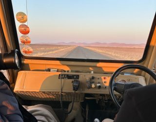 Rit in jeep door de woestijn