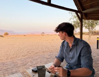 Zoon van Liesbeth op verblijf in Sossusvlei