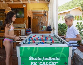 Tafelvoetbal glamping nabij Budva