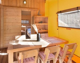 Zitplaats glamping tent nabij Budva