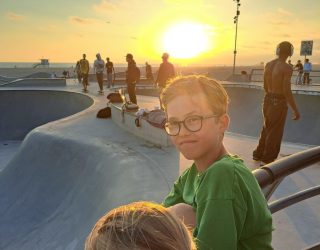 Familie D'Hoker op skate park in West USA