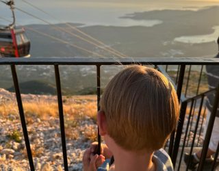 Familie Vercammen kind kijkt uit op Montenegro