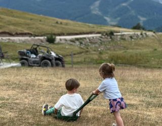 Familie Vercammen kinderen in natuur Montenegro