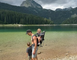 Familie Vercammen bij meer in Montenegro