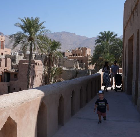 Duik achter de muren van het Fort van Nizwa