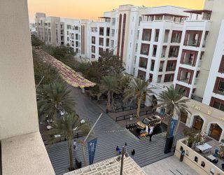 Pleintje bij stadshotel aan de marina