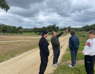 Familie is op corktracking in Portugal