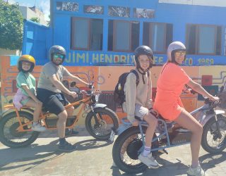 Familie op vintage bike tour door Essaouira